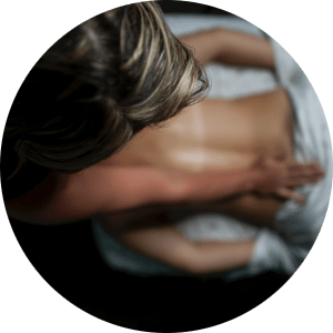 Bezoperacyjne podniesienie biustu skorzystaj z laseroterapii